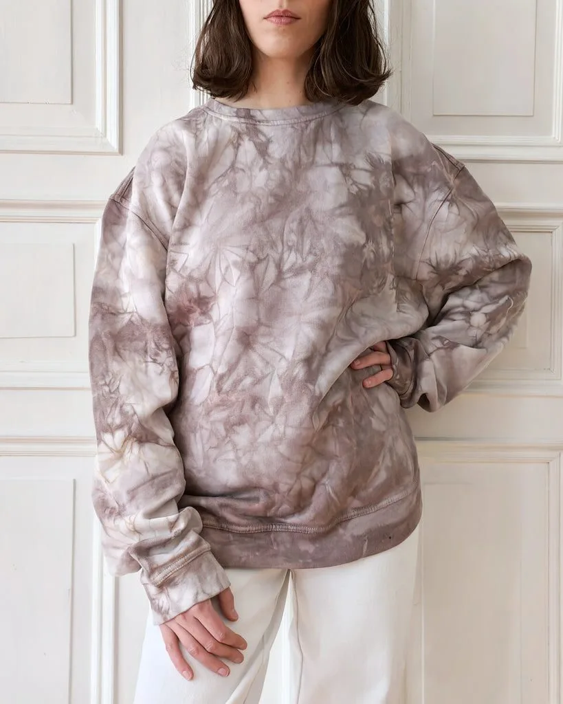 Upcycling a cotton sweatshirt with iron acetate and tannins