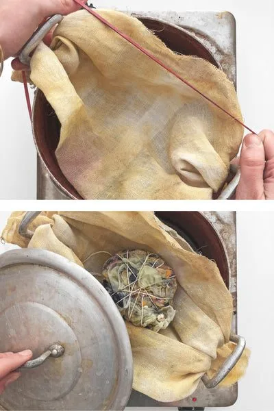 Steaming the bundle over a pot