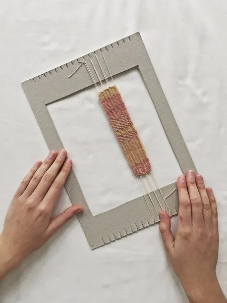Weaving in loose ends of yarn