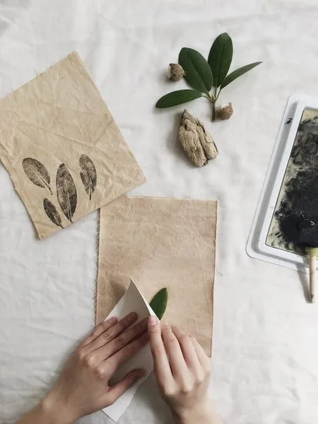 Laying out leaves for a print pattern